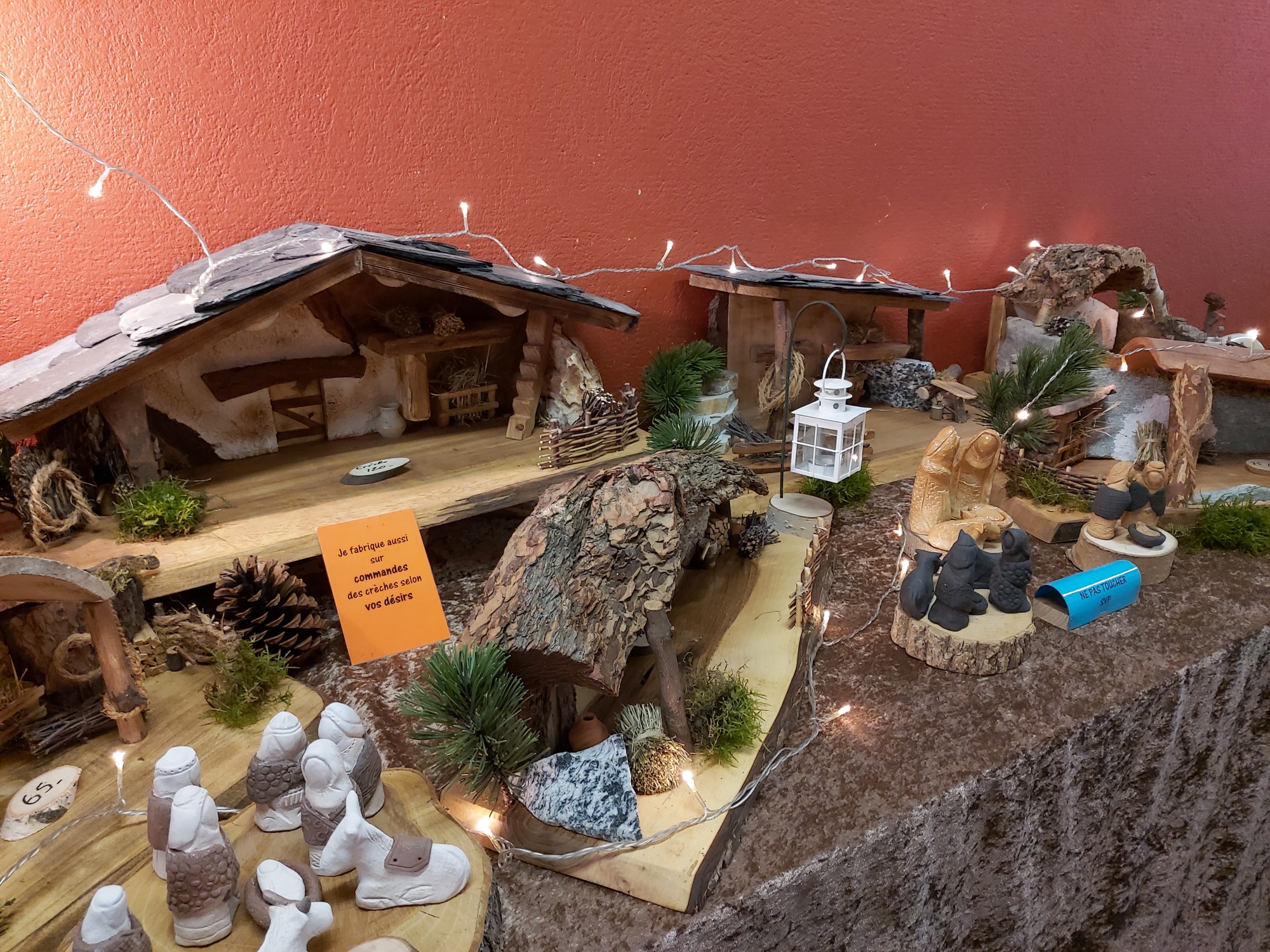Les visiteurs pourront notamment découvrir des crèches de Noël artisanales.