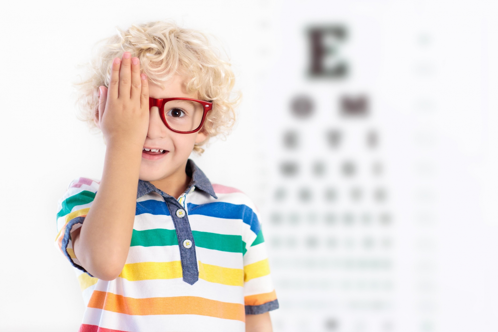 Dès le plus jeune âge, l’œil peut poser problème. Plus un dépistage sera précoce plus les corrections seront adéquates.
