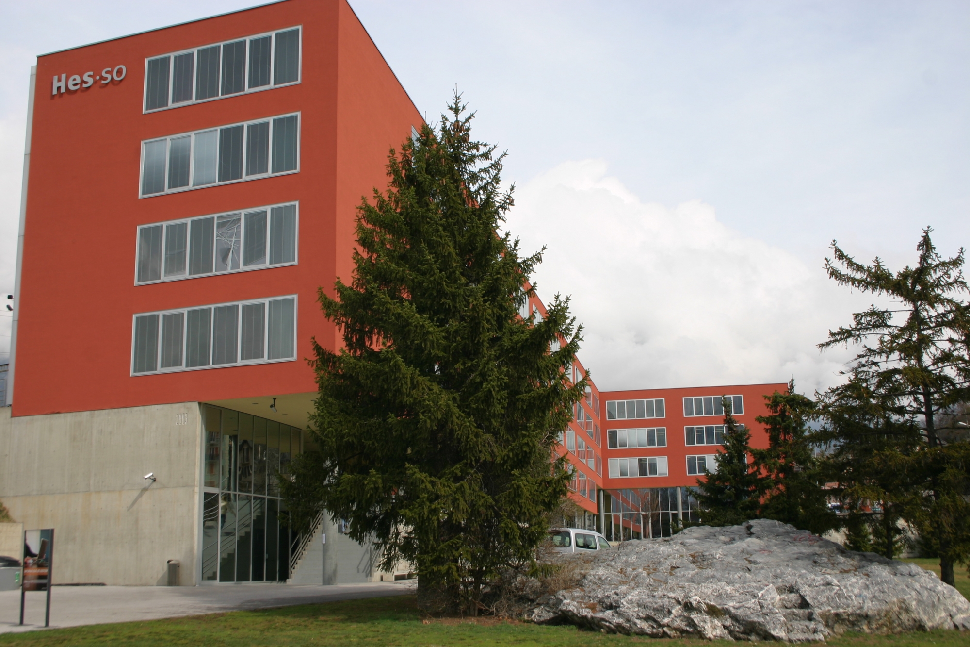 La HES-SO de Sierre accueille ce jeudi la Nuit des carrières. Organisé pour la première fois en Valais, cet événement vise à guider les étudiants et alumni dans leur projet professionnel.