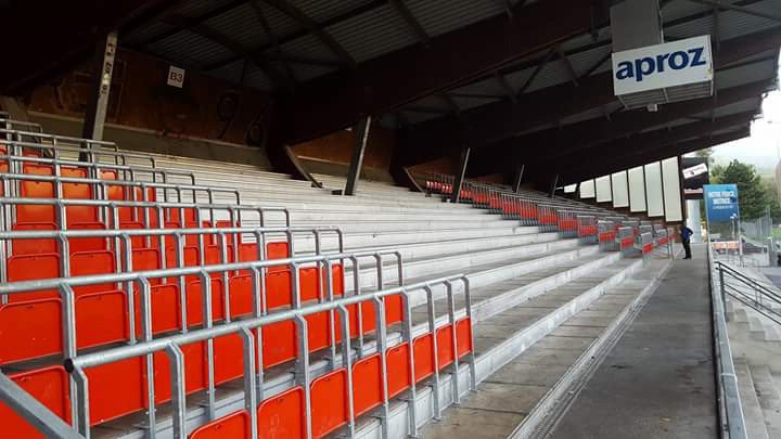 Le secteur central du gradin nord du stade de Tourbillon devrait demeurer inoccupé durant les trente premières minutes du match contre Neuchâtel Xamax.