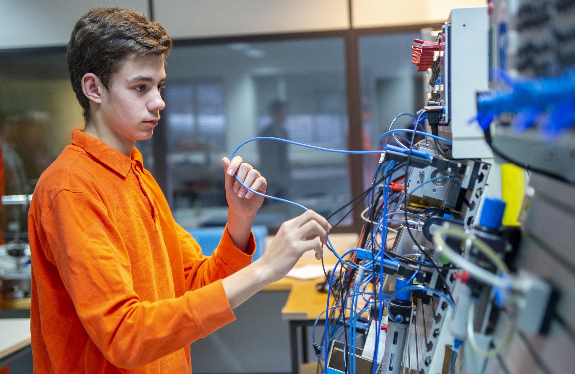 Le Centre de formation en technologie industrielle de Chippis accueille des apprentis automaticiens et polymécaniciens.