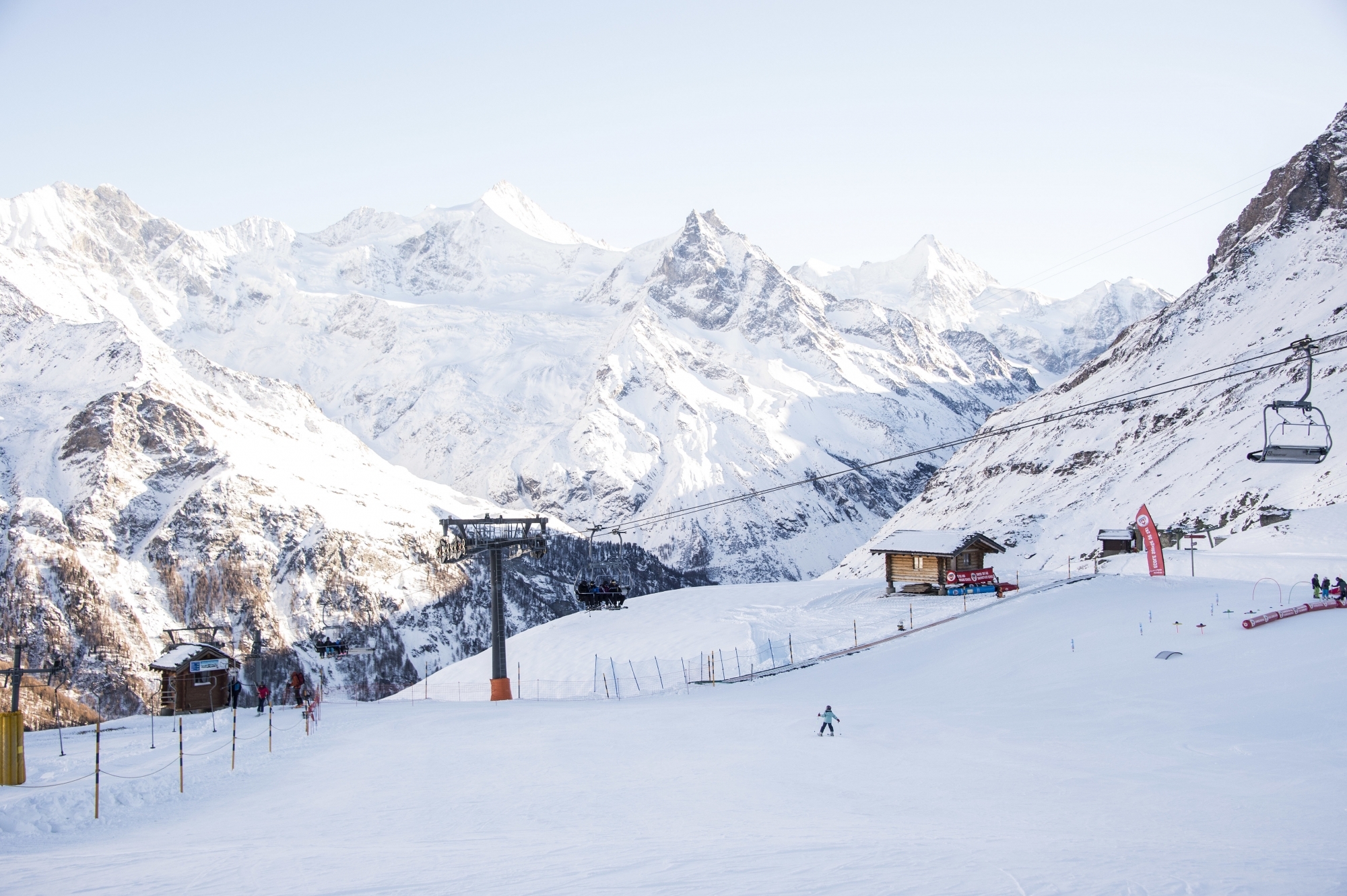 Avec ses stations d'altitude (ici, Zinal), le Valais connaît rarement des épisodes de manque de neige.