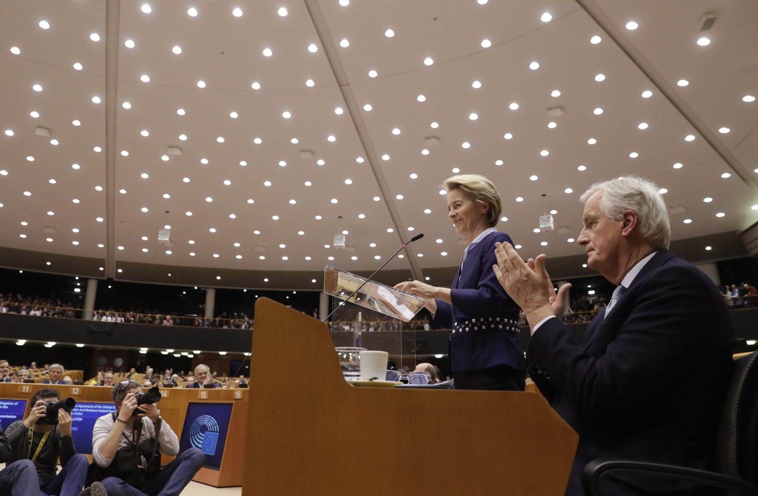 epa08176098 European Commission President Ursula Von Der Leyen (L) gives a speech during a plenary session on BREXIT vote of the European Parliament in Brussels, Belgium, 29 January 2020. Britain's withdrawal from the EU is set for midnight CET on 31 January 2020, with the European Parliament scheduled to vote on the Brexit Withdrawal Agreement.  EPA/OLIVIER HOSLET BELGIUM EU PARLIAMENT PLENARY SESSION BREXIT