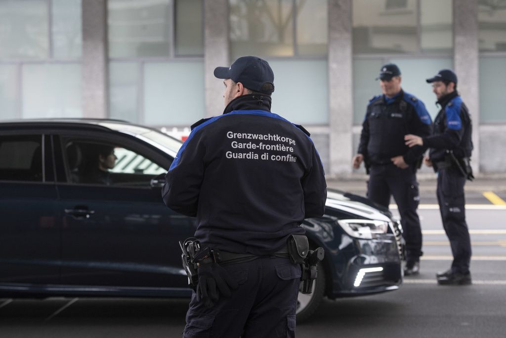 De nombreux frontaliers venant d'Italie travaillent au Tessin.