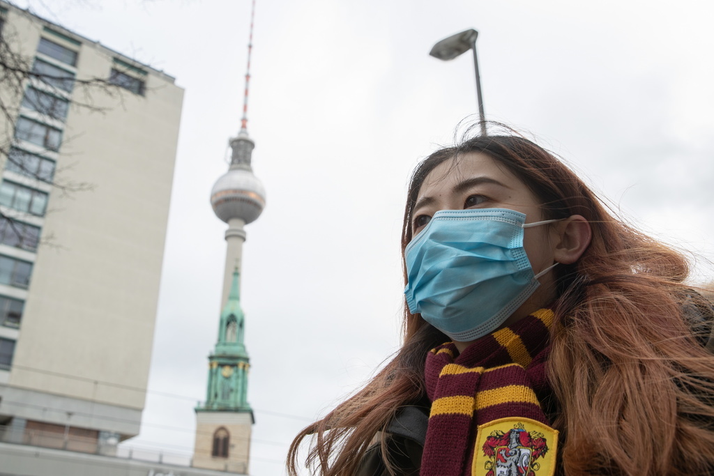 L'épidémie s'approche des 3000 morts pour plus de 86'000 cas dans une soixantaine de pays .