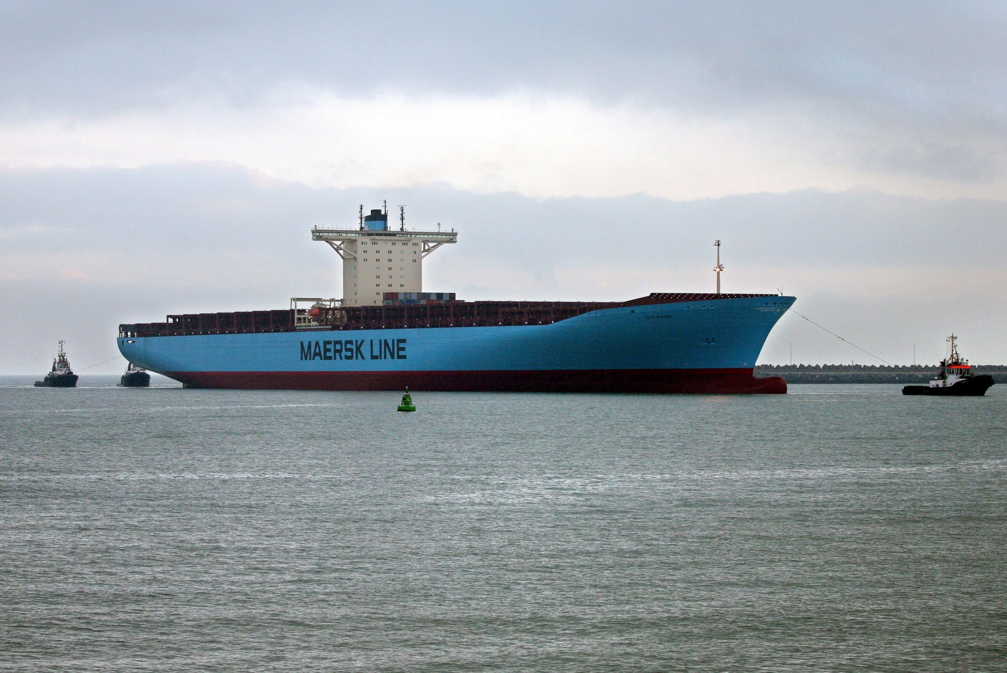 A picture of the large containership m/v Elly Maersk of Maersk Line arriving at the APM terminal in the port of Zeebrugge, Belgium, 22 September 2007. The Elly Maersk is the biggest containership in the world.  (KEYSTONE/EPA/PETER DECONINCK) BELGIUM OUT BELGIUM CONTAINERSHIP