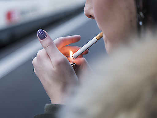 En Suisse, 27% de la population fume (image d'illustration).