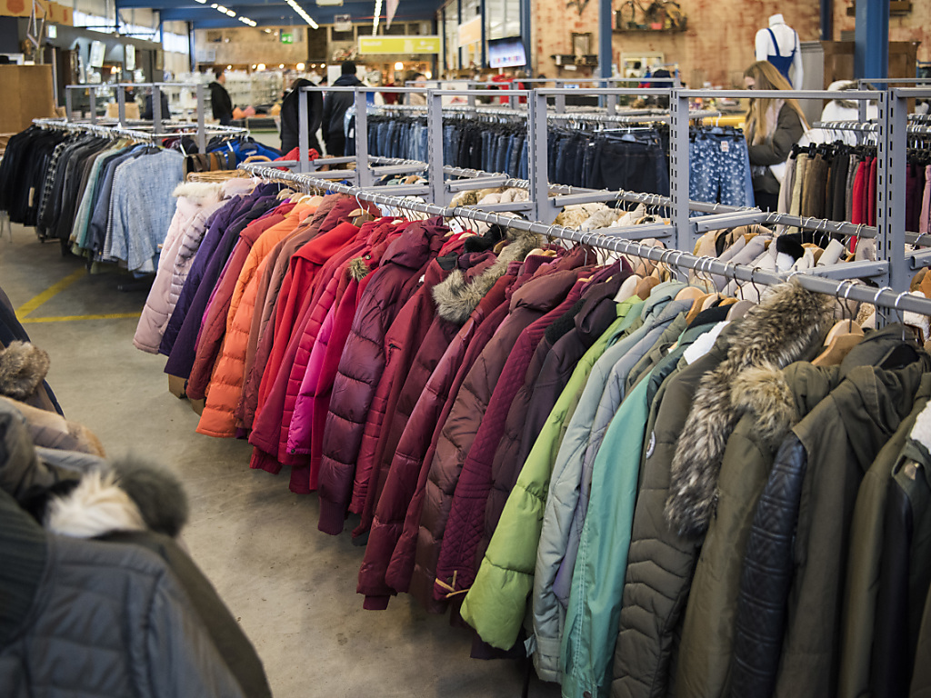 Pour les consommateurs, le plus grand potentiel d'économie se trouve dans l'habillement. En Suisse, les vêtements sont en moyenne 20% plus chers qu'en Allemagne par exemple.