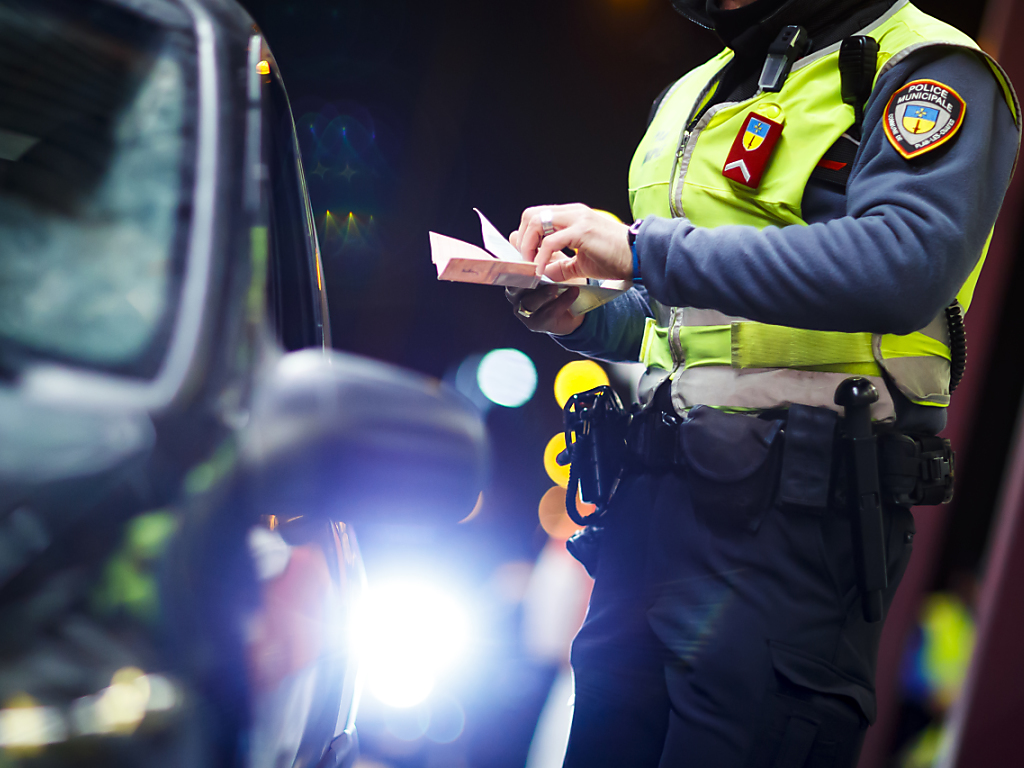 L'alcool au volant reste l'une des principales causes de retrait de permis de conduire en Suisse. (Illustration)