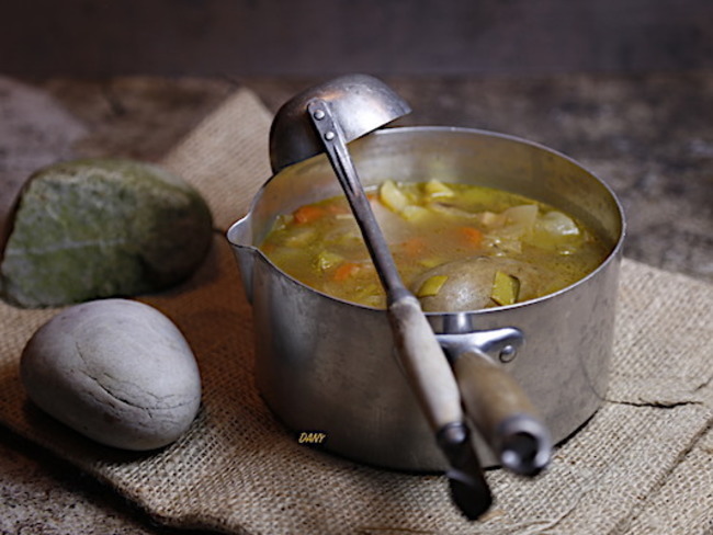 Le vendredi 28 février, les participants pourront préparer la soupe aux cailloux avant de la déguster avec leurs parents en soirée.