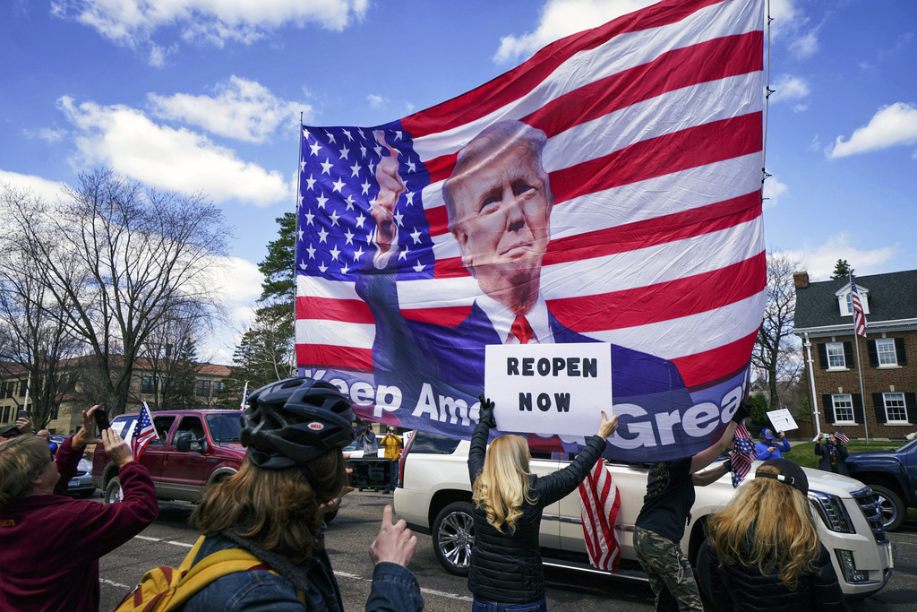 L'Amérique glisse vers la pauvreté et l'augmentation des inégalités. Le président Donald Trump, pressé de voir l'économie redémarrer, a ouvertement fustigé les gouverneurs des Etats qui ont durci les mesures de confinement, provoquant une flambée de tensions.