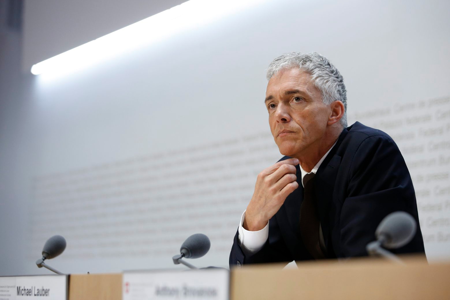 Swiss Federal Attorney Michael Lauber reacts during a media conference at the Media Centre of the Federal Parliament in Bern, Switzerland, on Friday, 10 May 2019. Federal Attorney Michael Lauber is criticised for informal meetings with FIFA head Gianni Infantino. The supervisory authority for the Federal Prosecutor's Office is opening a disciplinary investigation against Lauber. (KEYSTONE/Peter Klaunzer) SCHWEIZ BUNDESANWALTSCHAFT LAUBER