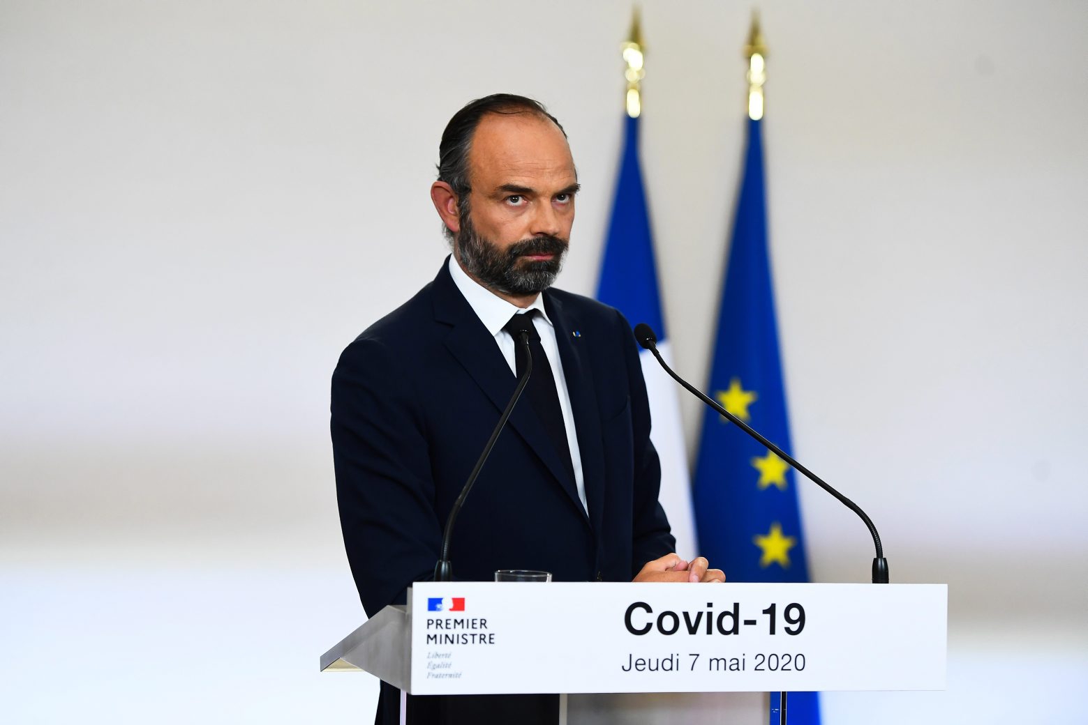 epa08407830 French Prime Minister Edouard Philippe attends a press conference to present details on easing the country's lockdown amid the ongoing coronavirus COVID-19 pandemic at the Hotel Matignon in Paris, France, 07 May 2020. France is on the 52nd day of a strict lockdown to stop the spread of the COVID-19 disease caused by the SARS-CoV-2 coronavirus.  EPA/CHRISTOPHE ARCHAMBAULT / POOL  MAXPPP OUT FRANCE PANDEMIC CORONAVIRUS COVID19