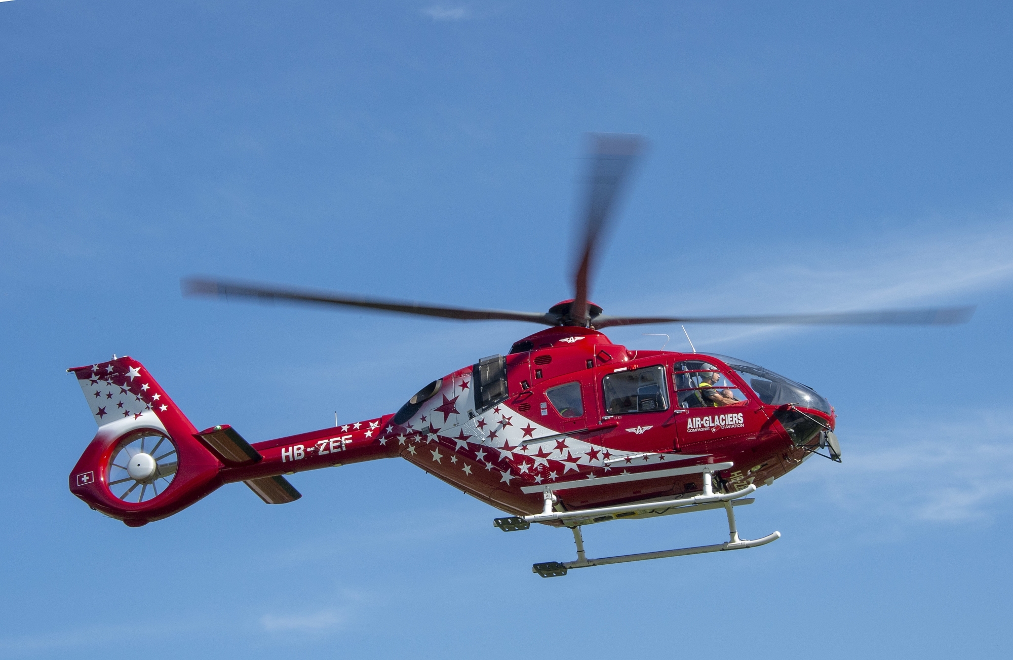 Un hélicoptère d'Air Glaciers a été envoyé sur les lieux de l'accident.