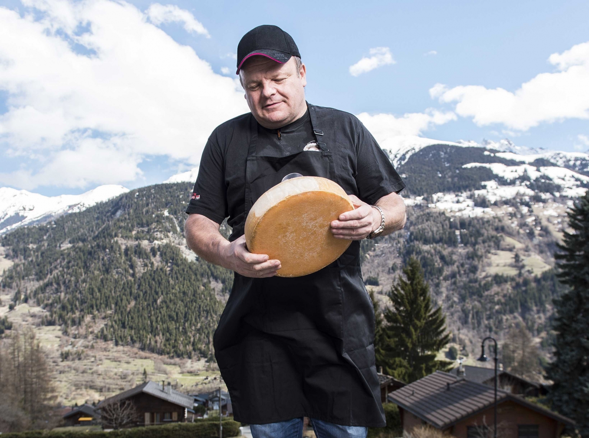 Eddy Baillifard annonce la mort dans l'âme que Bagnes devra attendre 2022 pour accueillir les Swiss Cheese Awards.
