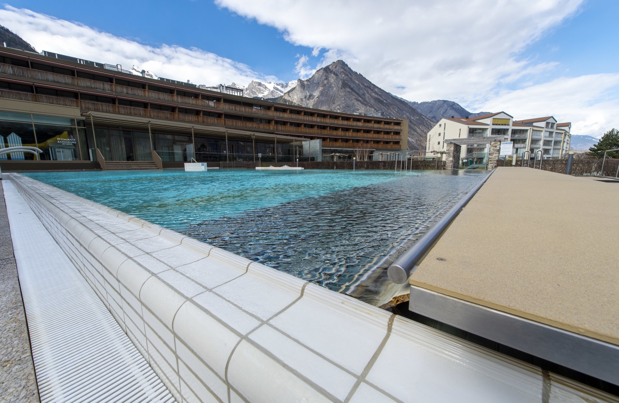 Les bains thermaux du canton, ici ceux de Saillon, ne reverront aucun visiteur avant le 8 juin prochain. 