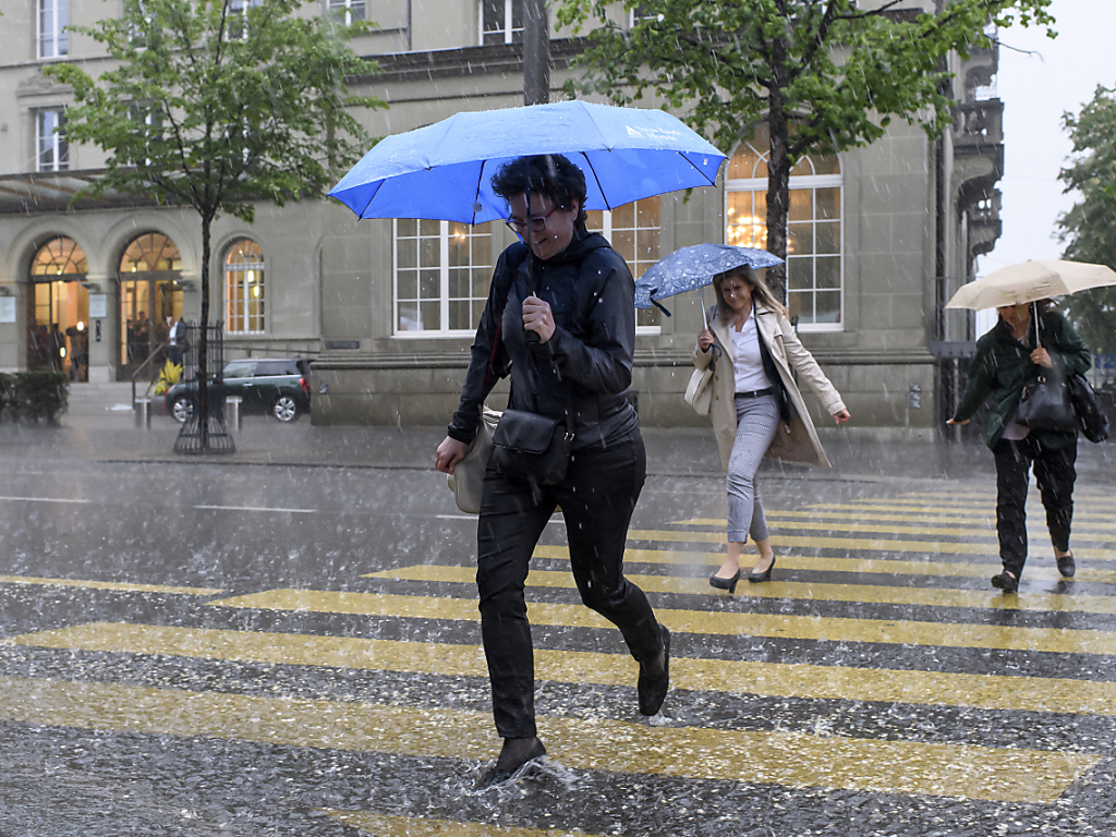 De 20 à 50 mm supplémentaires de pluie pourraient tomber entre jeudi et samedi, avant un retour de la chaleur, selon MeteoNews.