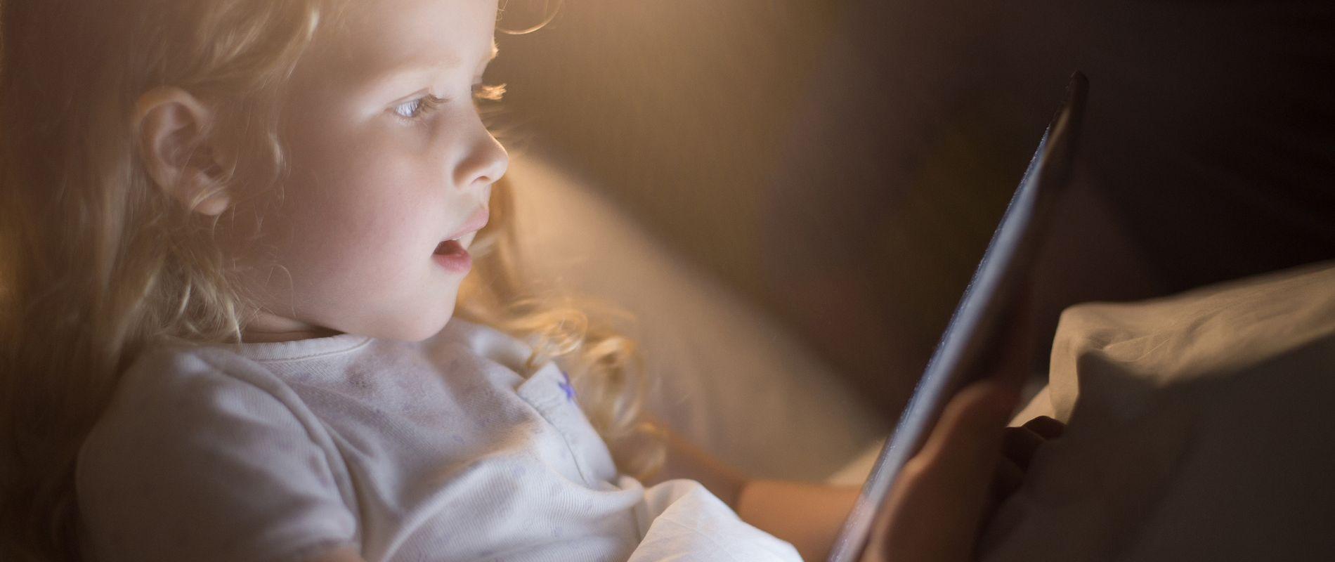 Les écrans perturbent le sommeil, la concentration et l’apprentissage du langage chez les enfants. 