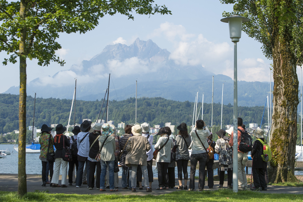 La ville de Lucerne songe à faire passer à la caisse les touristes qui débarquent en car. (Illustration)