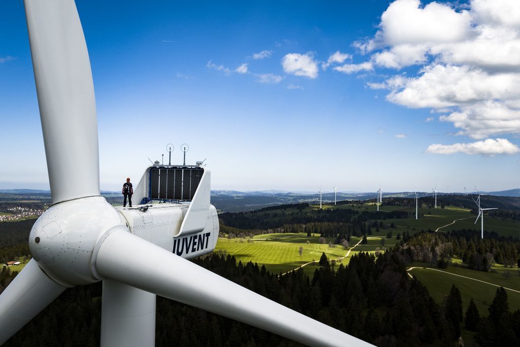 La Suisse fait partie des mauvais élèves en Europe pour la production d'énergie solaire et éolienne, affirme la Fondation suisse de l'énergie (SES).