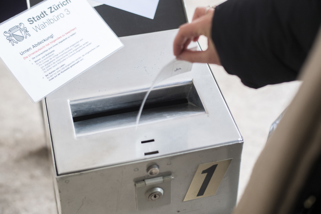 La majorité de la commission a estimé qu'il serait problématique que les jeunes puissent exercer des droits politiques avant même d’avoir atteint la majorité civile. (illustration)