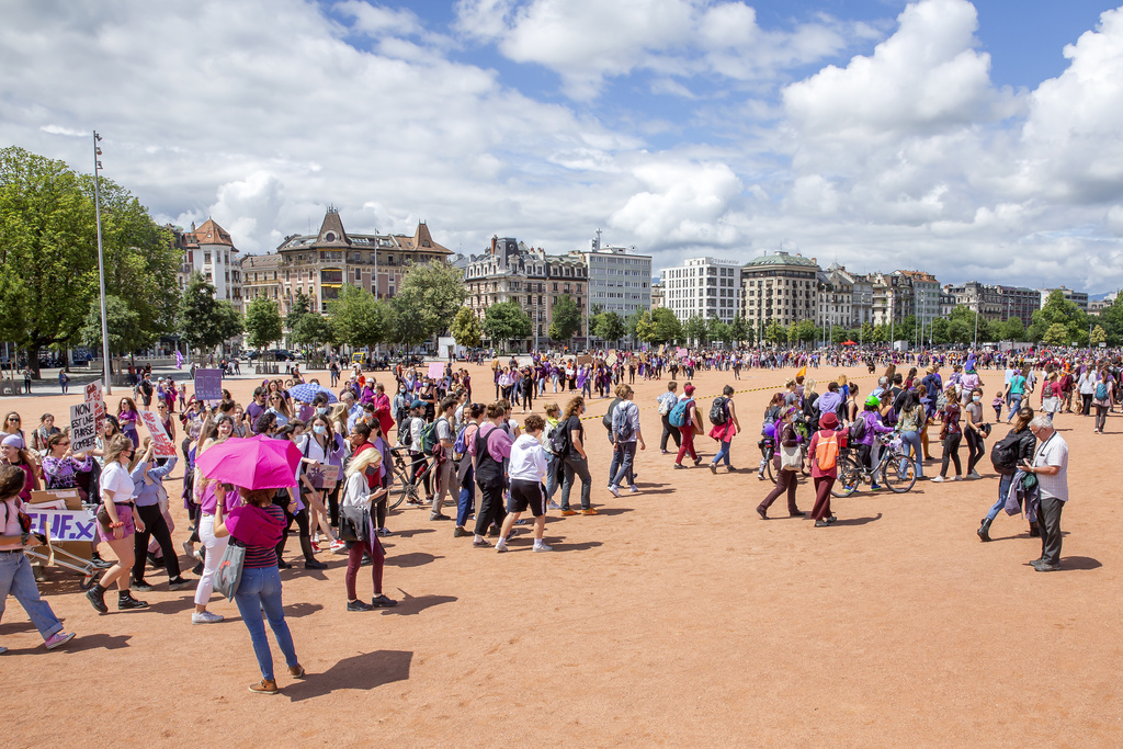 A Genève, plus de 2000 manifestants étaient réunis sur la plaine de Plainpalais.