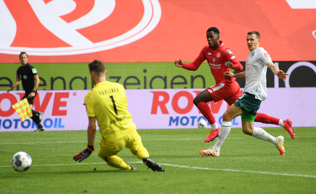  Entré en jeu à la 65e, le milieu valaisan a marqué son premier but avec Mayence vingt minutes plus tard, scellant le score face au Werder Brême (3-1).