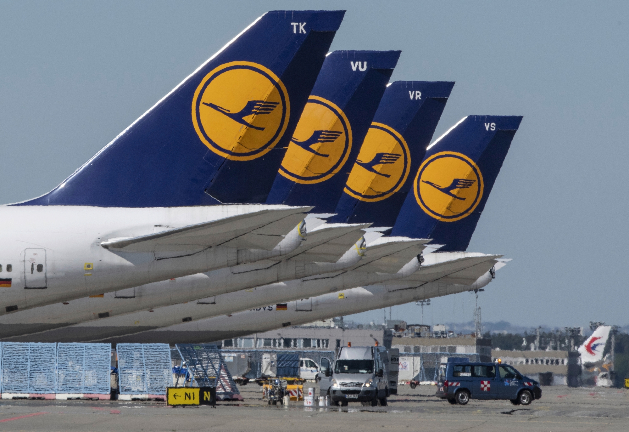 Le plan d'aide pour sauver la compagnie aérienne Lufthansa est notamment contesté par Bruxelles.