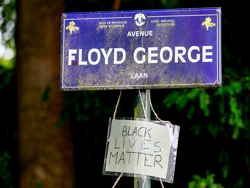 8 minutes 46: c'est le temps qu'a passé un policier blanc le genou appuyé sur le cou de George Floyd, un Afro-Américain de 46 ans, jusqu'à l'asphyxier et le tuer le 25 mai lors de son interpellation.