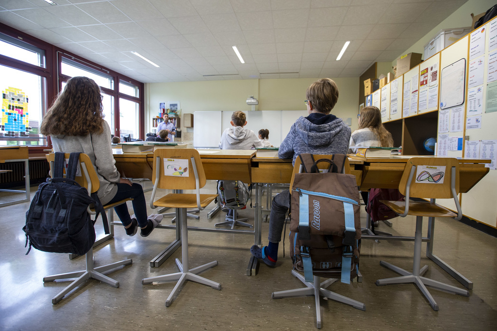 Pour le syndicat des enseignants romands (SER), le travail en alternance doit être poursuivi si la situation sanitaire persiste.