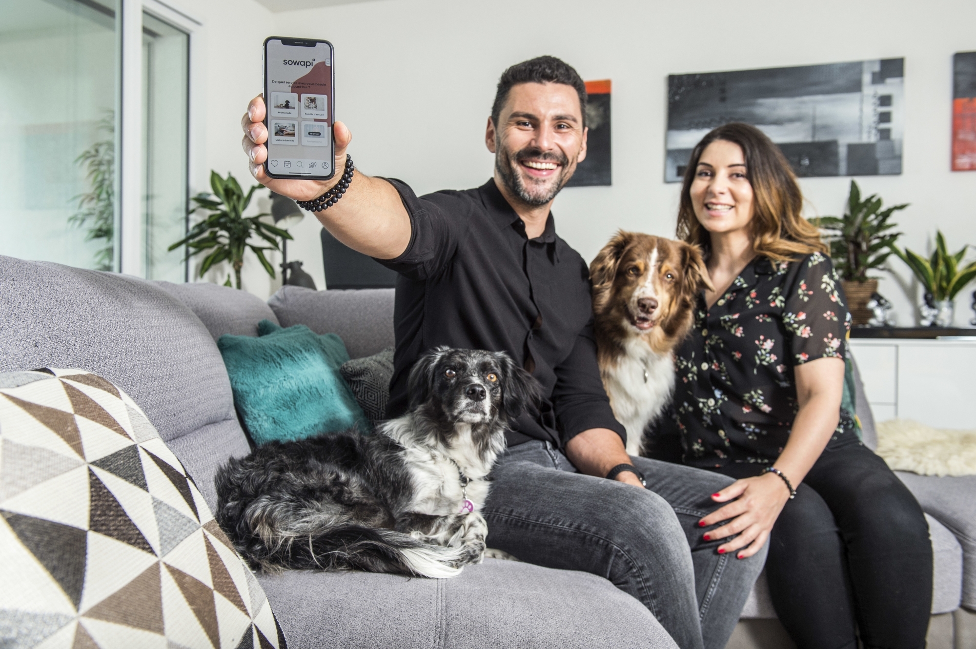 Passionnés de chiens, Mauricio Estevao et Vanessa Maret, cofondateurs de la startup NesMo, préparent depuis quatre ans le lancement de l'application Sowapi.
