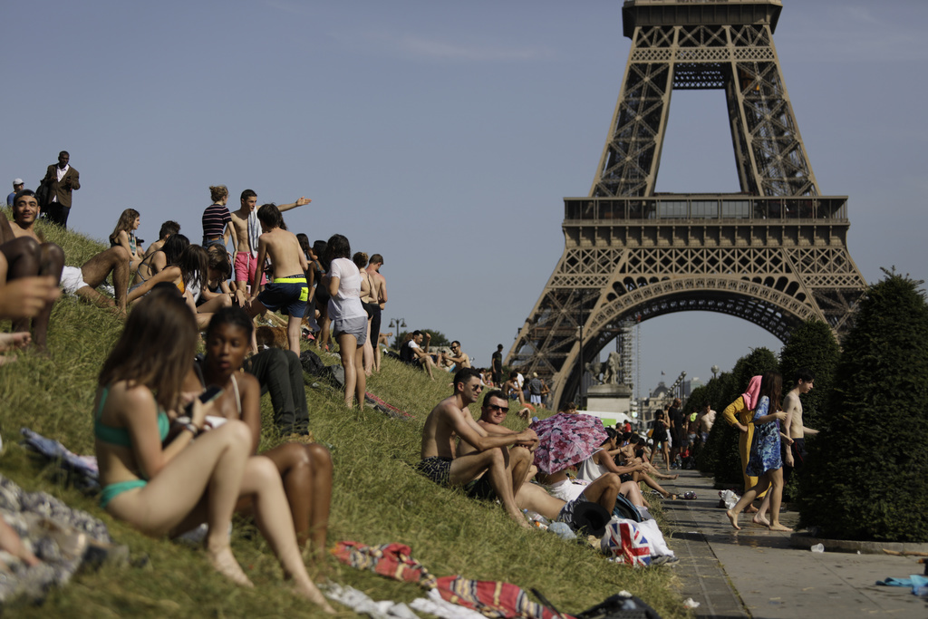 Jeudi après-midi, les températures dépassaient déjà 35°C en région parisienne et sur le quart sud-ouest. (archives)