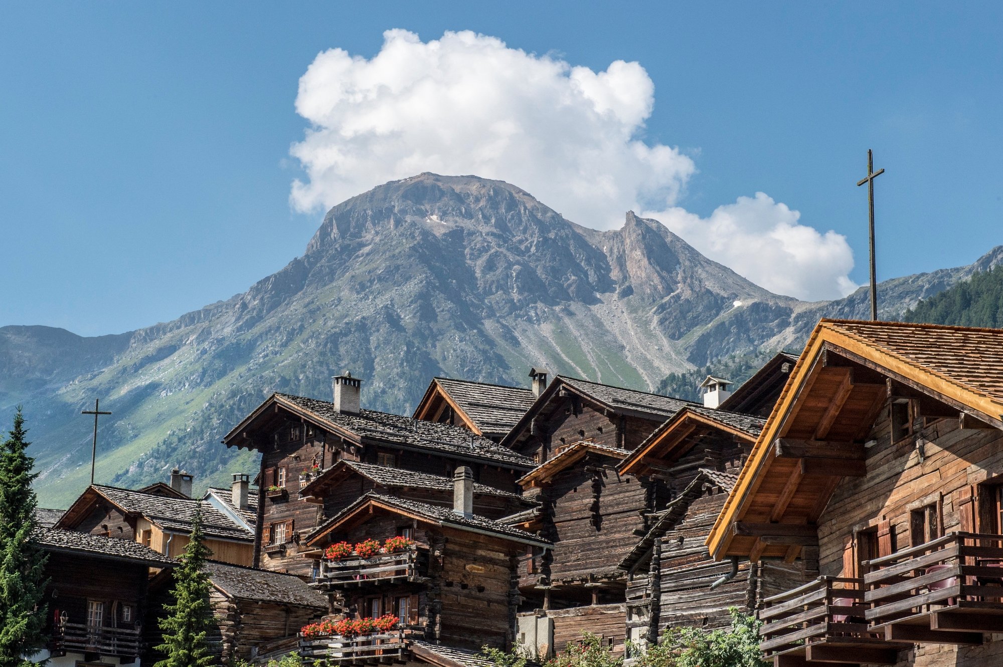 Les Suisses viennent découvrir certaines régions du Valais cette année et effectuent souvent de longs séjours.