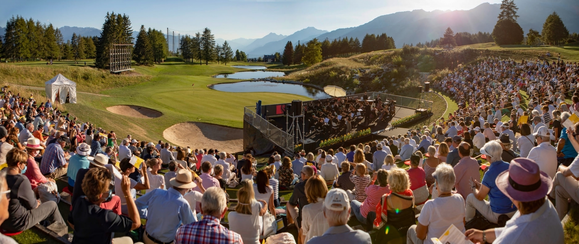 Un premier concert classique sur le golf de Crans-Montana qui a séduit 800 mélomanes au soleil couchant vendredi soir.