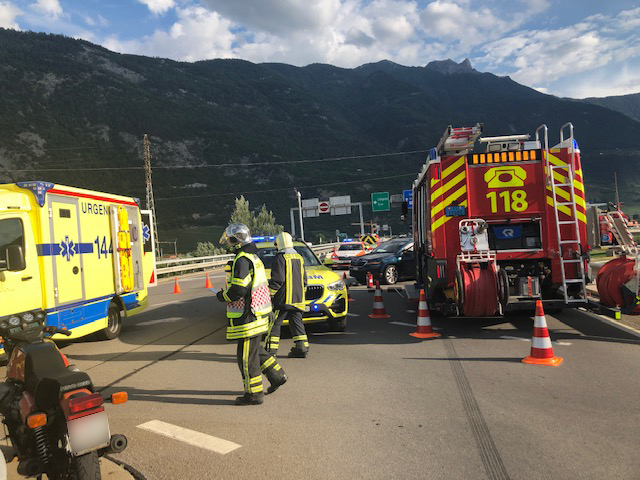 L'accident a nécessité l'intervention de l'OCVS144, du SMUR, de l'ambulance, des pompiers du CSI des Deux Rives et de la Police cantonale.