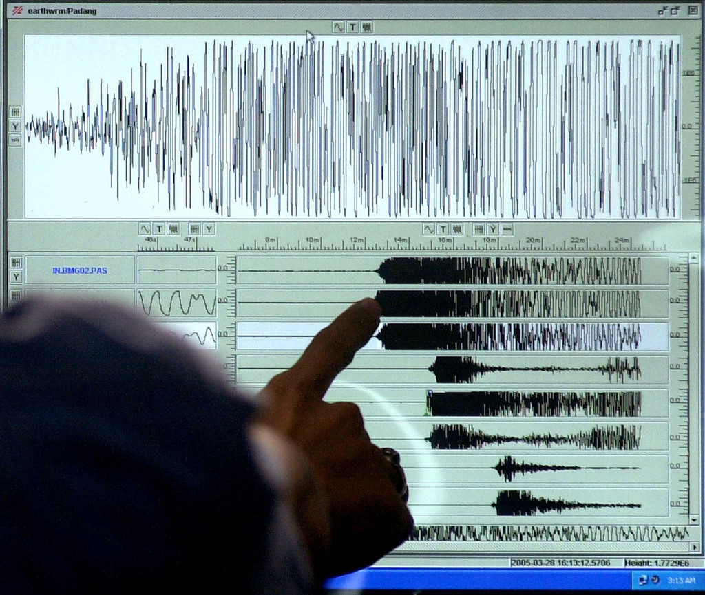 Selon les services sismologiques chinois, d'une magnitude de 5,1, il s'est produit à 10 kilomètres de profondeur.