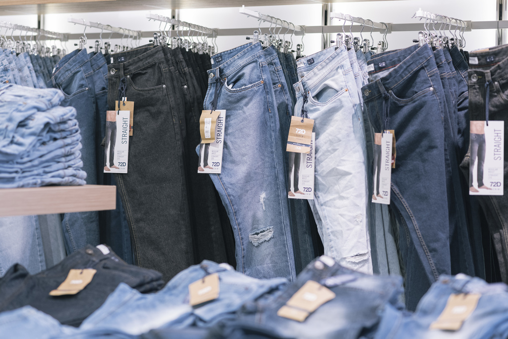 Une seule paire de jeans libère plus de 50'000 microfibres dans l'eau lorsqu'elle est lavée.