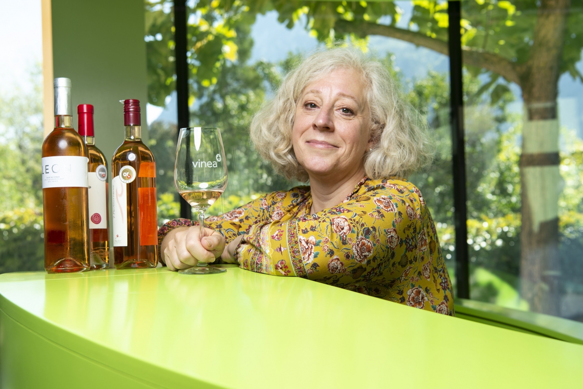 Spécialiste du rosé, la master of wine Elizabeth Gabay a fait partie du jury du Mondial des pinots dont les dégustations se sont déroulées à Sierre du 4 au 6 septembre.