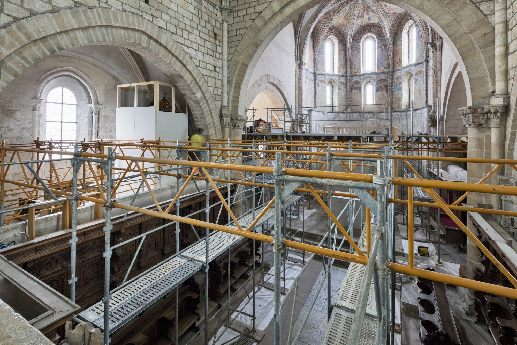 Les travaux en cours à l'intérieur de la basilique de Valère.